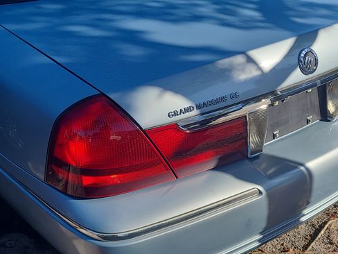 Used 2004 Mercury Grand Marquis GS image 9