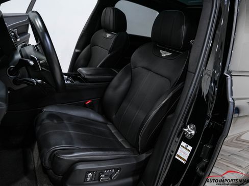 Used 2018 Bentley Bentayga image 42