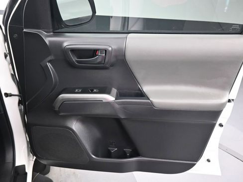 Used 2022 Toyota Tacoma SR5 image 38
