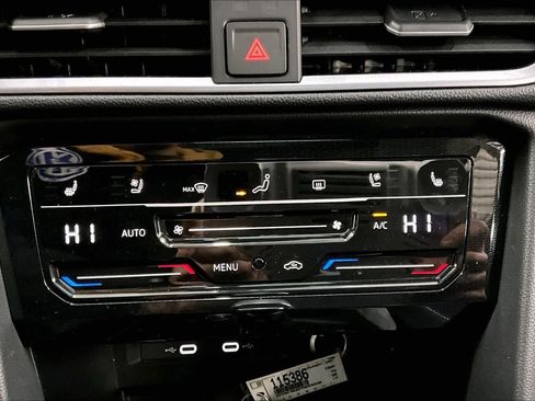 New 2026 Volkswagen Taos SEL image 21