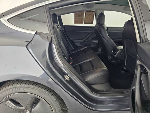 Used 2020 Tesla Model 3 Standard Range image 12