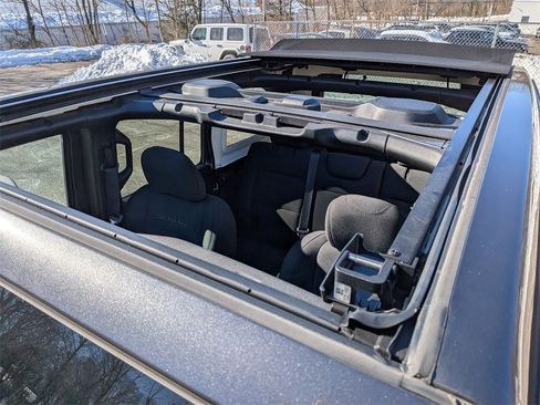 Certified 2022 Jeep Wrangler Unlimited Sahara w/ Safety Group image 21