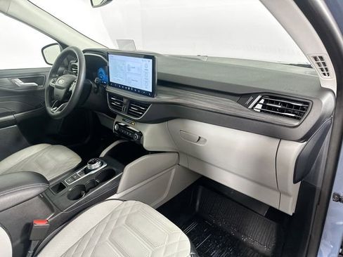 Used 2024 Ford Escape Platinum w/ Premium Technology Package AWD/4WD image 32