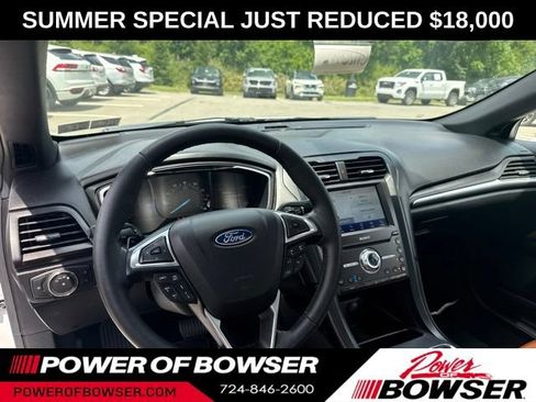 Used 2020 Ford Fusion Titanium AWD/4WD image 3