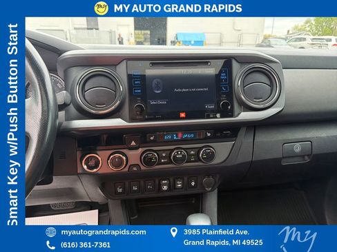Used 2018 Toyota Tacoma TRD Off-Road AWD/4WD image 20