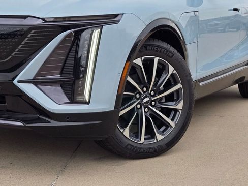 New 2026 Cadillac Lyriq Sport w/ LPO, Floor Liner Package image 7