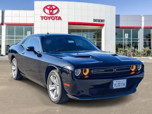 Used 2023 Dodge Challenger SXT image 1