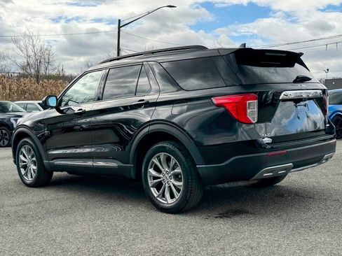 Used 2022 Ford Explorer XLT w/ Equipment Group 202A image 5