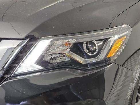 Used 2020 Nissan Pathfinder SL FWD image 28