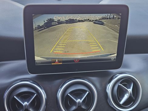 Used 2019 Mercedes-Benz GLA 250 image 18