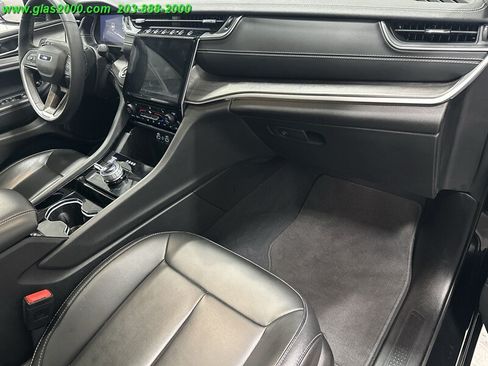 Used 2023 Jeep Grand Cherokee L Limited AWD/4WD image 5