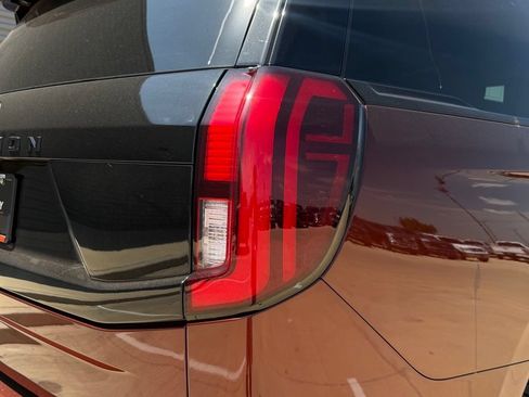 New 2027 Ford Expedition Platinum w/ Stealth Appearance Package AWD/4WD image 9