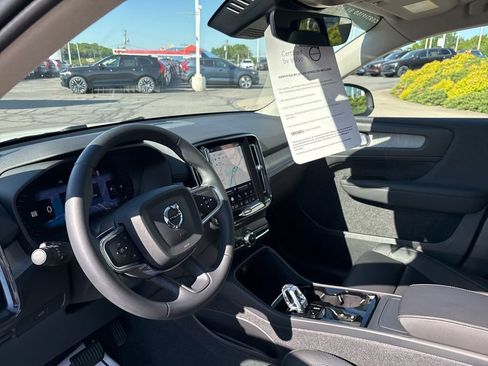Certified 2024 Volvo XC40 B5 Plus w/ Climate Package AWD/4WD image 16