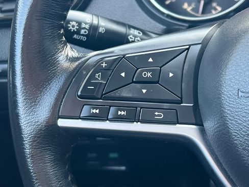 Used 2017 Nissan Rogue SL image 31