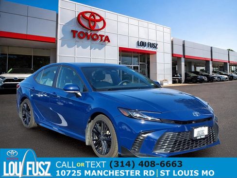 Used 2025 Toyota Camry SE w/ Multimedia Upgrade Package FWD image 1