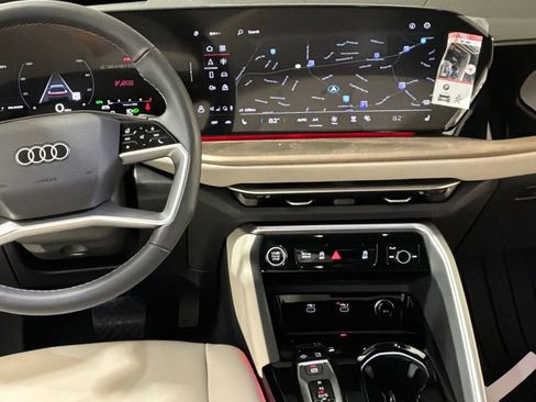 New 2025 Audi Q5 2.0T Premium image 18