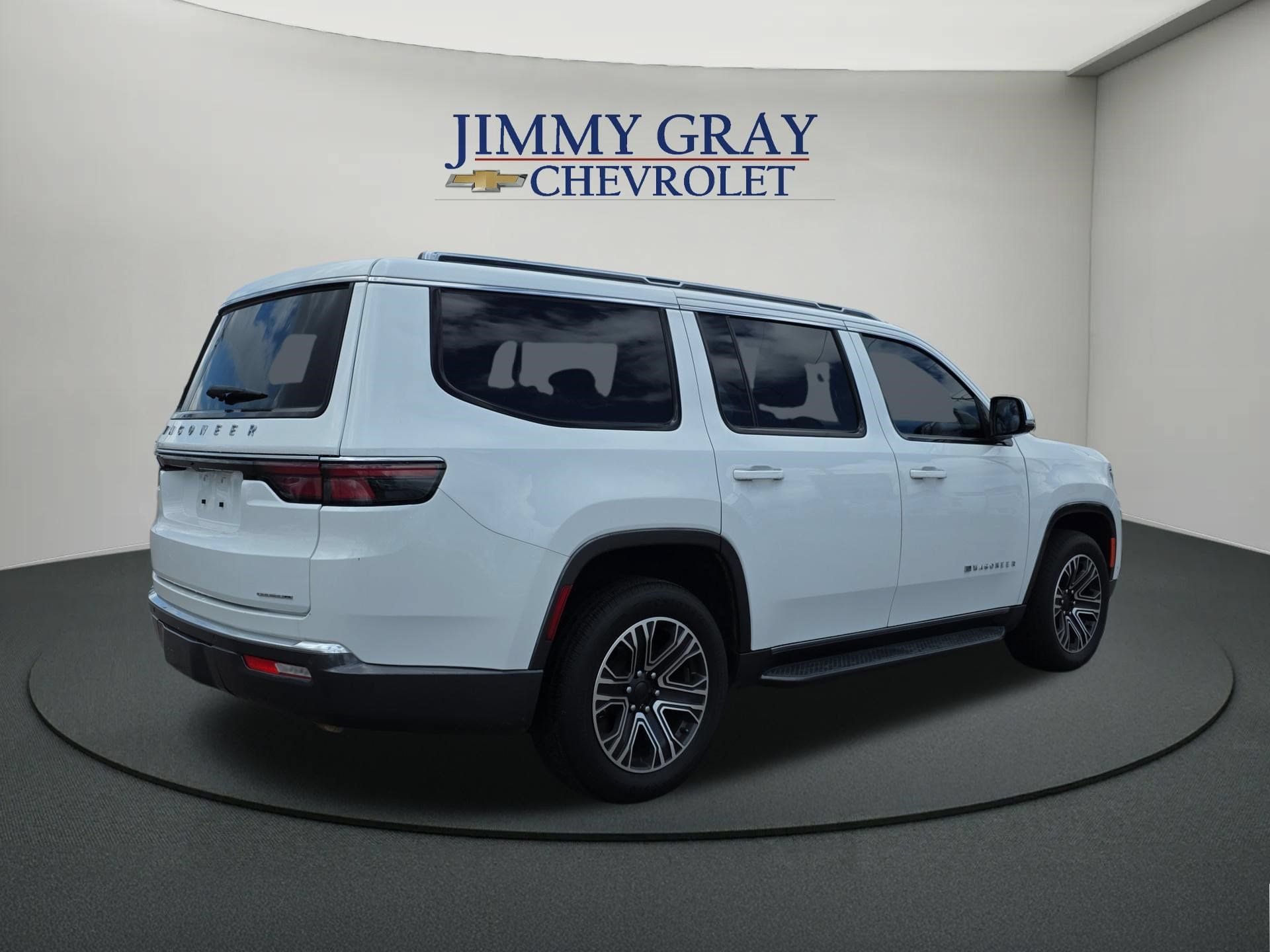Used 2022 Jeep Wagoneer Series III RWD image 5
