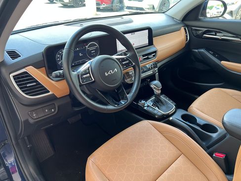 Used 2024 Kia Seltos EX AWD/4WD image 30