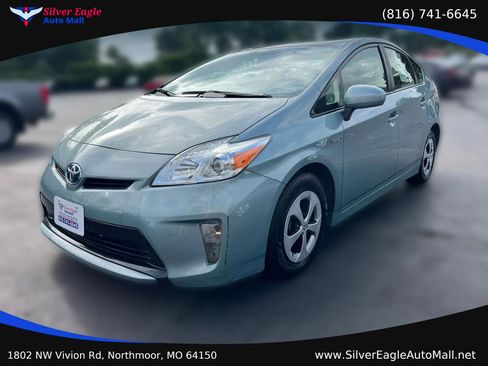 Used 2014 Toyota Prius Two FWD image 1