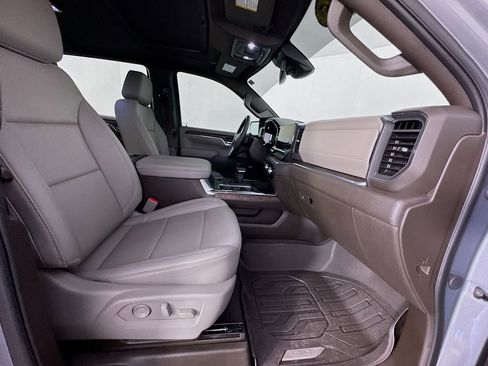 Used 2025 GMC Sierra 1500 SLT w/ SLT Premium Plus Package image 31