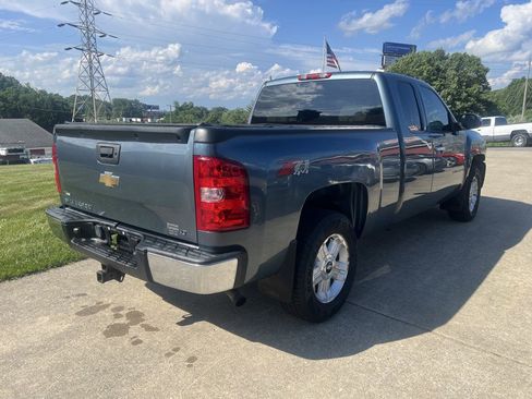 Used 2007 Chevrolet Silverado 1500 LT w/ 1LT Convenience Package AWD/4WD image 5