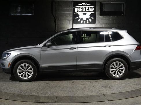 Used 2020 Volkswagen Tiguan S image 2