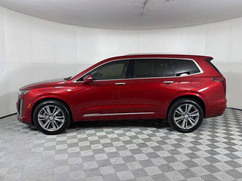 Used 2024 Cadillac XT6 Premium Luxury w/ Technology Package FWD image 2