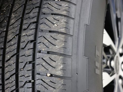 Used 2025 Ford Expedition Platinum AWD/4WD image 16