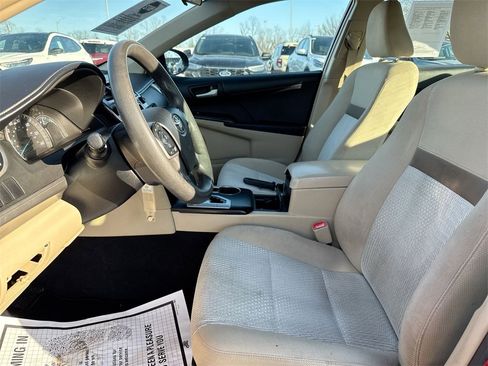 Used 2012 Toyota Camry LE image 18