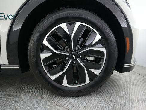 Used 2024 Kia EV6 Wind RWD image 20