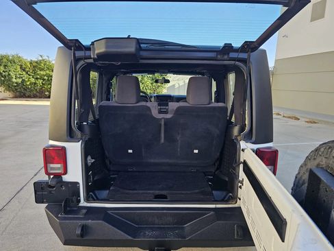 Used 2016 Jeep Wrangler Sport w/ Quick Order Package 24S AWD/4WD image 11