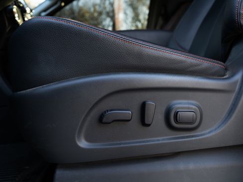 Used 2023 Nissan Titan PRO-4X w/ Pro-4x Convenience Package image 39