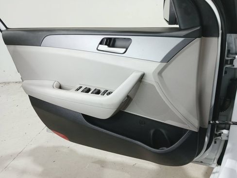 Used 2018 Hyundai Sonata SE FWD image 28