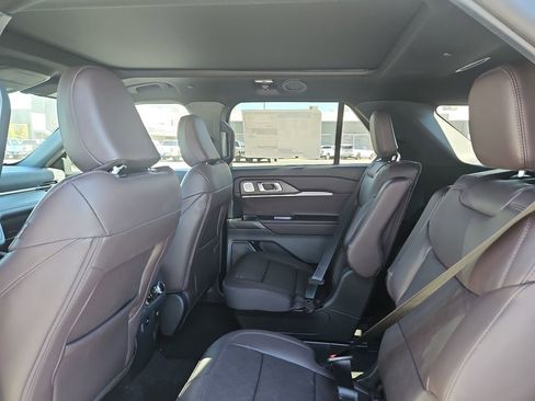 New 2026 Ford Explorer Platinum image 19