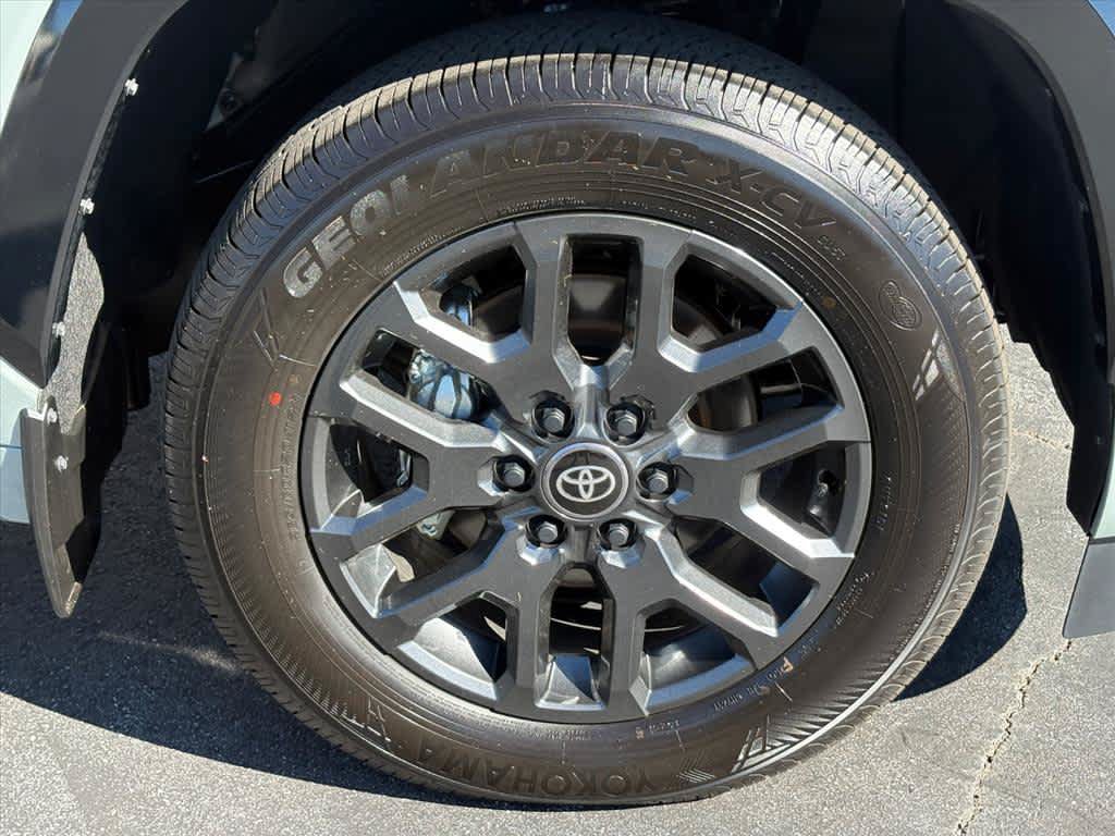 Used 2026 Toyota Sequoia Platinum AWD/4WD image 32