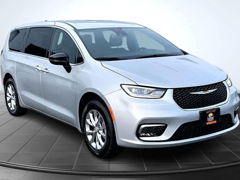 New 2026 Chrysler Pacifica Select image 22