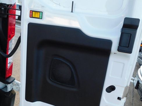 Used 2020 Ford Transit 250 Medium Roof AWD image 30