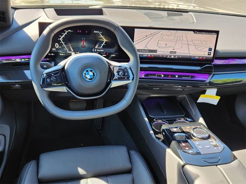 Certified 2024 BMW i5 eDrive40i w/ Premium Package image 9