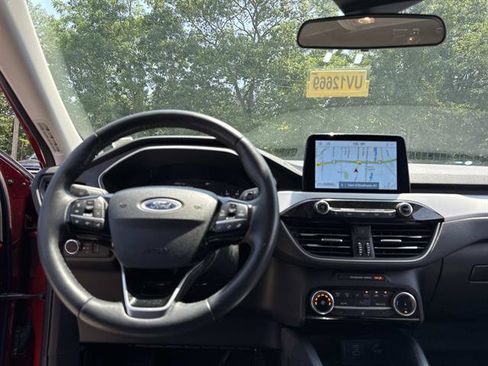 Used 2022 Ford Escape SE w/ Cold Weather Package AWD/4WD image 9