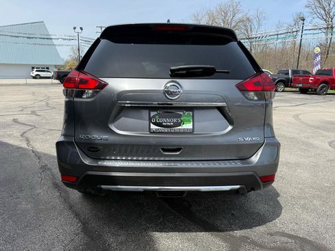 Used 2018 Nissan Rogue SV w/ Premium Package AWD/4WD image 4