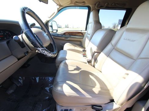 Used 2004 Ford F250 Lariat image 6
