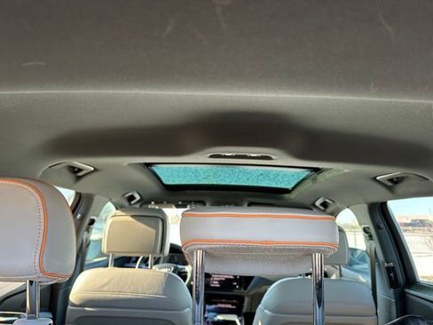 Used 2024 Audi Q8 e-tron Prestige image 12