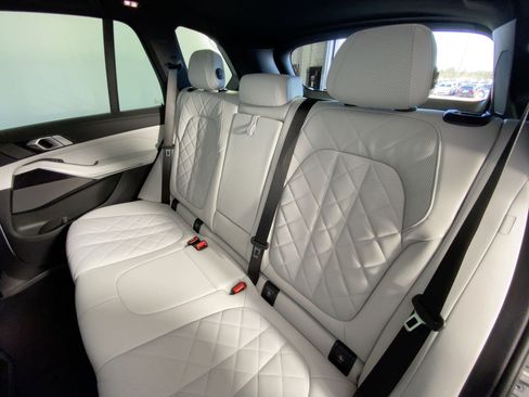 Certified 2024 BMW X5 xDrive40i w/ M Sport Package image 28