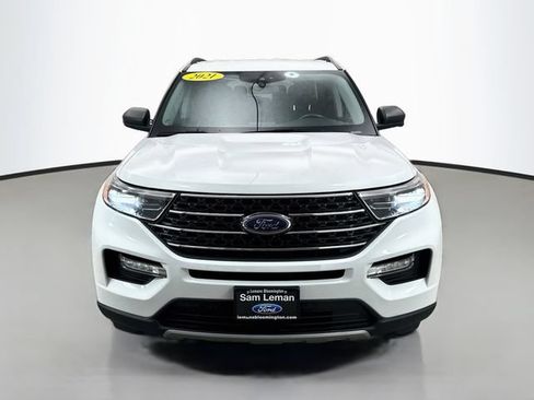 Used 2021 Ford Explorer XLT w/ Equipment Group 202A AWD/4WD image 2