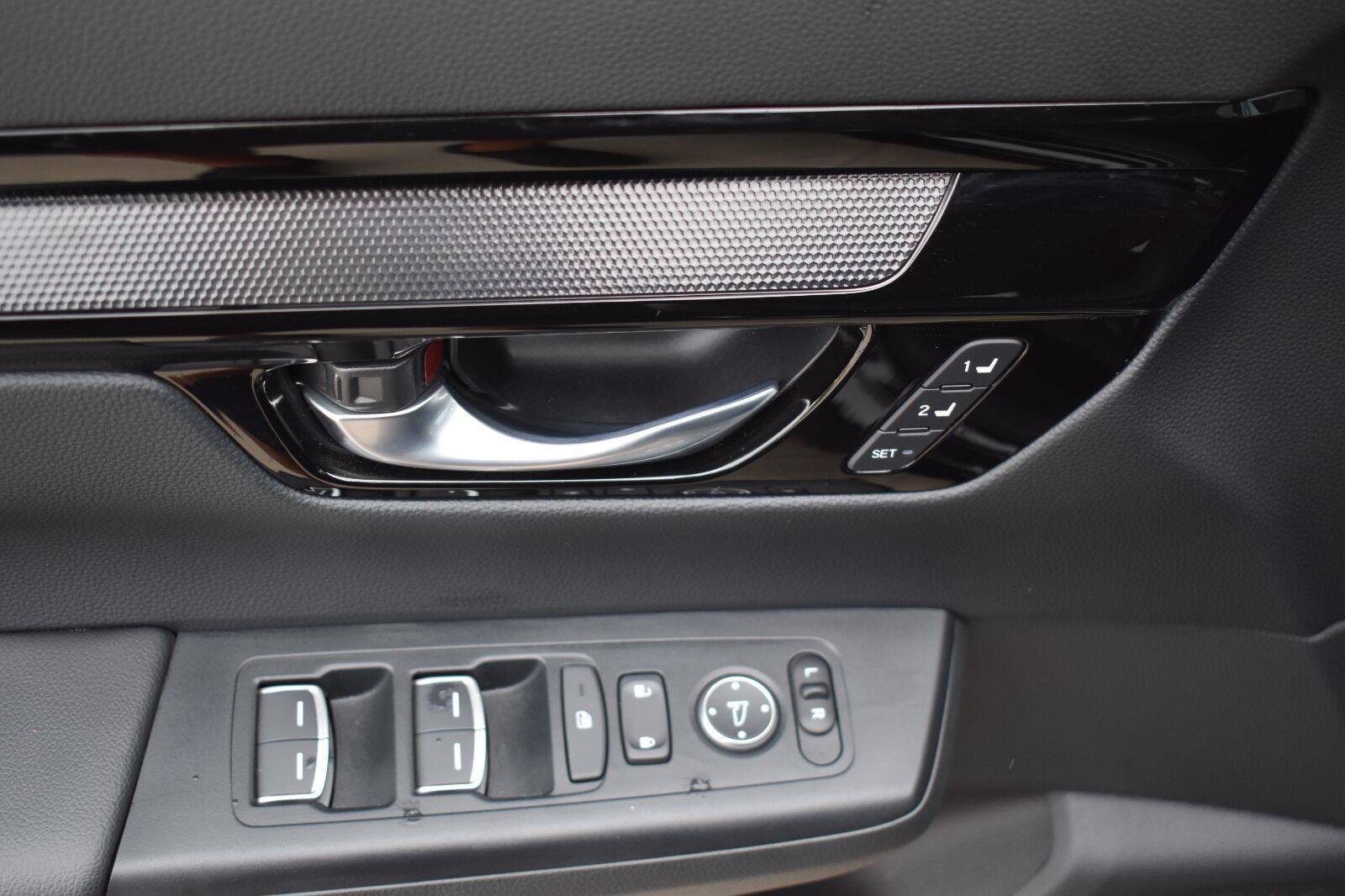 Used 2024 Honda CR-V Sport Touring image 9