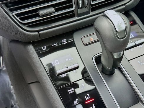 New 2025 Porsche Macan AWD/4WD image 18
