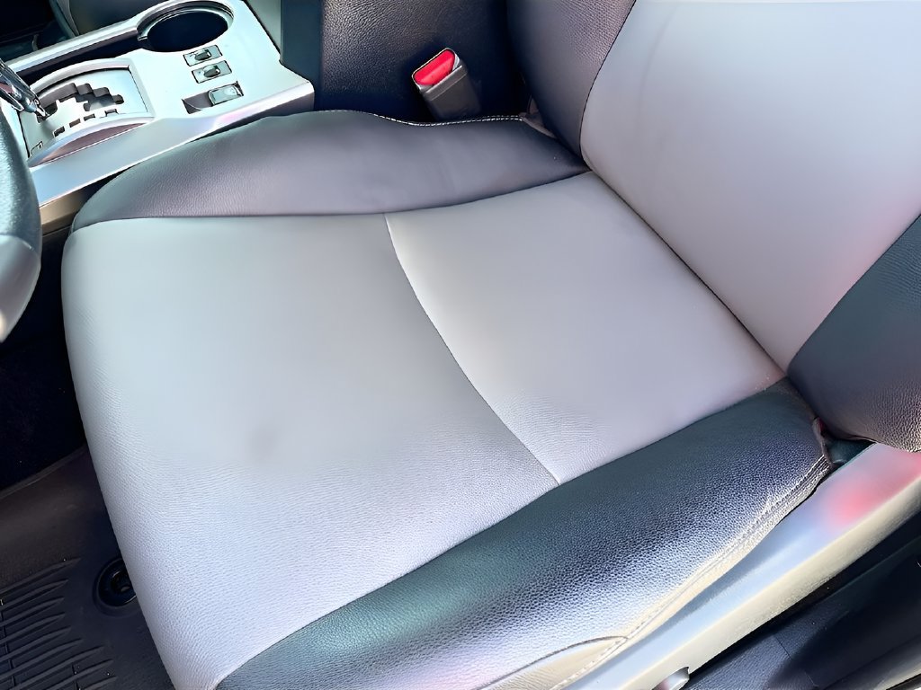Used 2024 Toyota 4Runner SR5 Premium w/ Moonroof Package AWD/4WD image 19