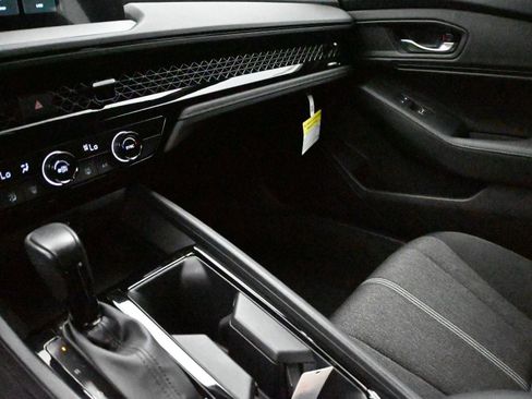 Used 2024 Honda Accord Sport image 4