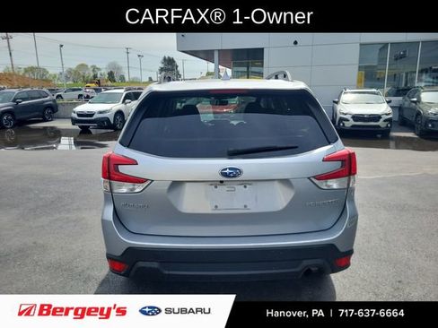 Used 2022 Subaru Forester Premium image 3
