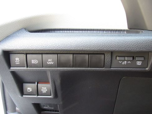 Used 2023 Toyota Sienna XLE w/ XLE Plus Package AWD/4WD image 42